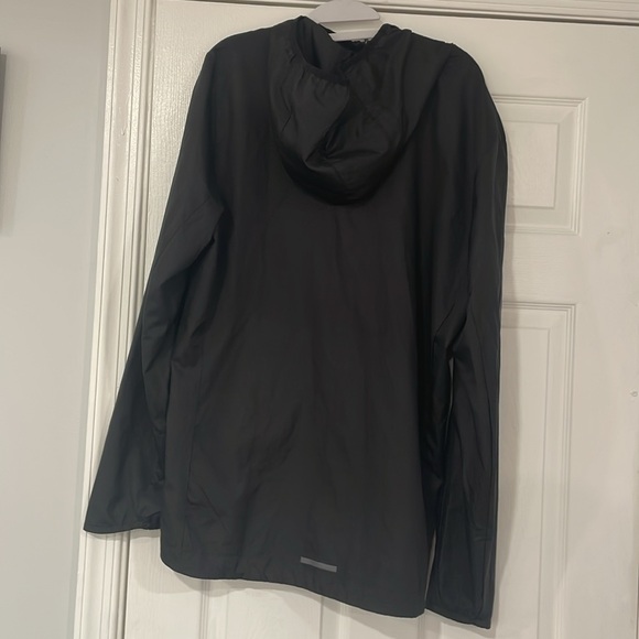 Adidas Own the run jacket. Large like new - Picture 5 of 7